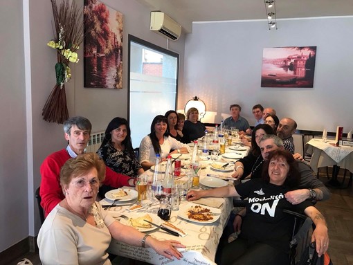 Cairo: gli alunni delle elementari si incontrano 43 anni dopo