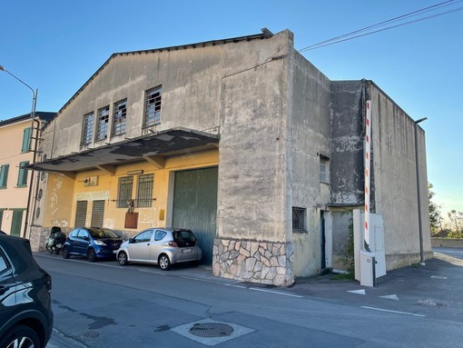 Toirano, nuova vita per i locali dell'ex "Agricola": si parte col rifacimento del tetto