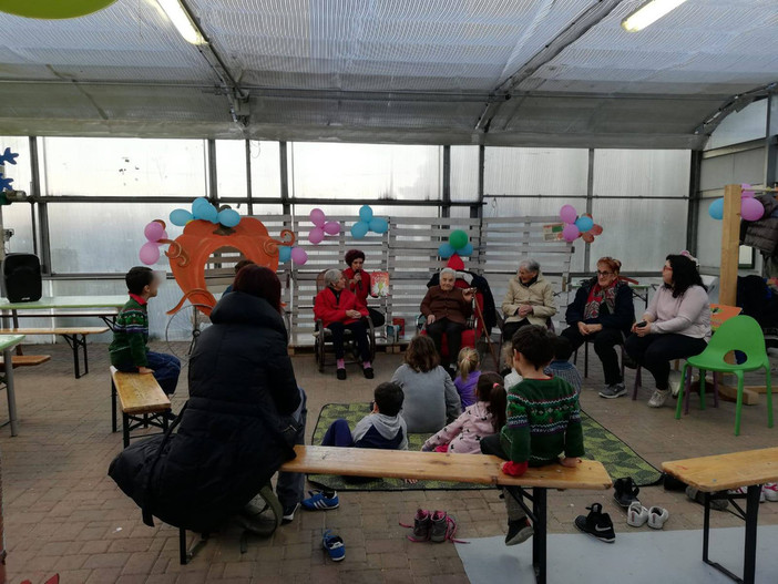 "Raccontami una storia": le "nonne" diventano narratrici di storie per i bimbi di Borghetto Santo Spirito