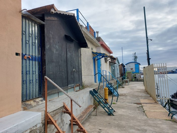 Savona, ex baracche dei pescatori ancora interdette ma riqualificazione ferma al palo. Canavese (Autorità Portuale): "Previsto un piano di riassetto"