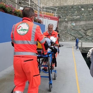 Celle, incendio su un’imbarcazione e soccorso a un diportista, ma è un’esercitazione in porto