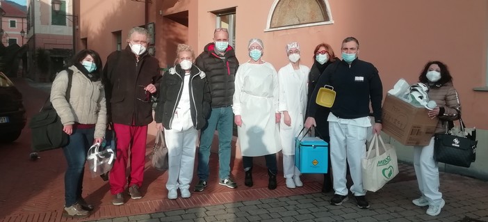 Albisola, via al ciclo delle vaccinazioni anti-Covid nelle residenze protette "SS. Nicolò e Giuseppe" e "Villa Elios" Albisola, via al ciclo delle vaccinazioni anti-Covid nelle residenze protette "SS. Nicolò e Giuseppe" e "Villa Elios"