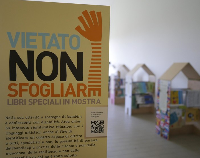 “Vietato non sfogliare”: al Gaslini la mostra di libri accessibili realizzata per coinvolgere i bimbi disabili