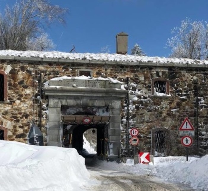 Olivieri (presidente Provincia): "Lavori manutenzione galleria del Forte Centrale del Melogno sospesi per neve"