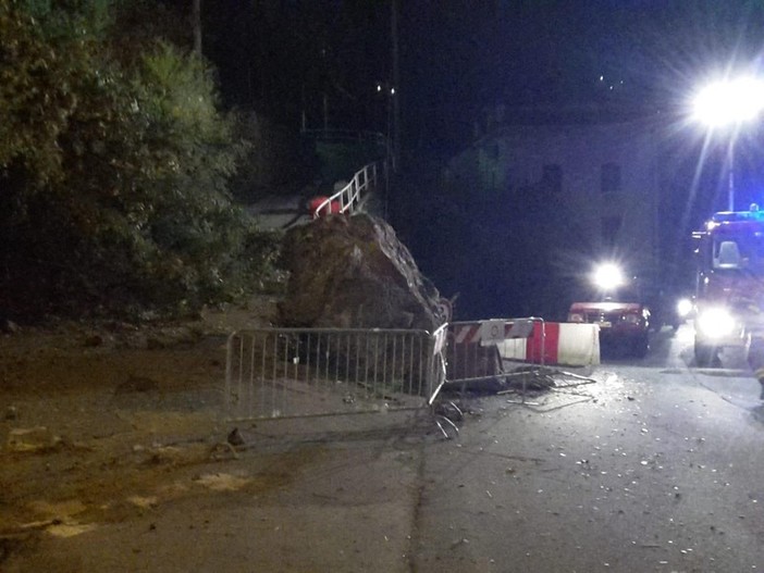 Frana di Varazze, entro 10 giorni riapre a senso unico alternato la strada