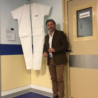 "Divisa", un'opera d'arte provocatoria esposta al Santa Corona di Pietra Ligure "Divisa", un'opera d'arte provocatoria esposta al Santa Corona di Pietra Ligure