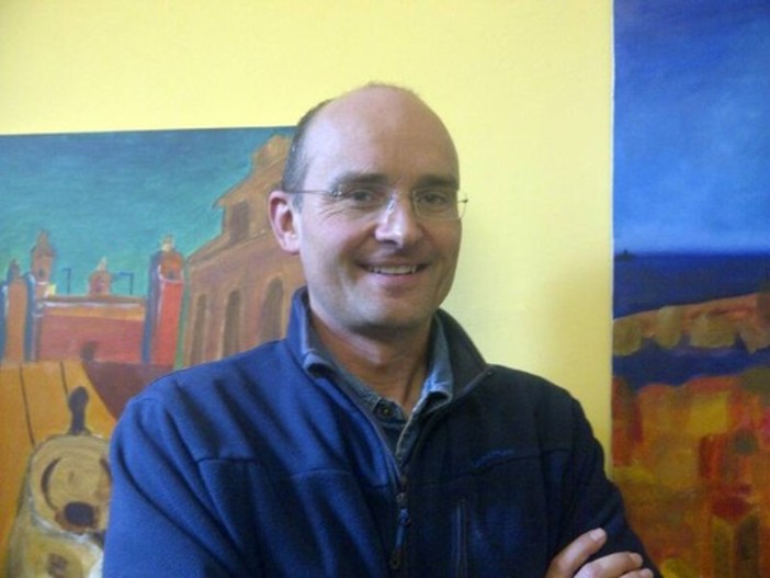 Il sindaco di Finale Ligure Ugo Frascherelli ospite ai microfoni di Radio Onda Ligure 101 Il sindaco di Finale Ligure Ugo Frascherelli ospite ai microfoni di Radio Onda Ligure 101