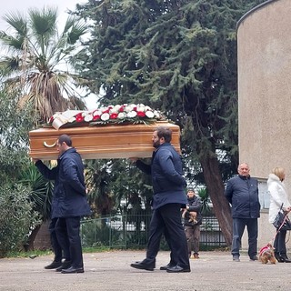 Savona, l'ultimo commosso saluto all'urologo Pierluigi Cortese