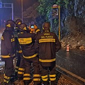Savona, frana in Lungomare Matteotti: vigili del fuoco e polizia locale sul posto (FOTO) Savona, frana in Lungomare Matteotti: vigili del fuoco e polizia locale sul posto (FOTO)