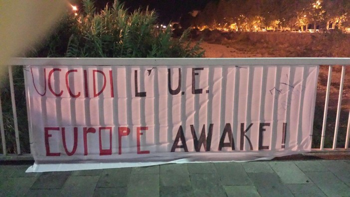 Forza Nuova propone la Brexit italiana, striscioni di protesta in Provincia di Savona