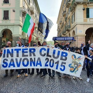 È gioia Inter anche a Savona, in piazza Mameli la festa scudetto