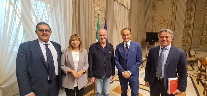 Autonomia, Toti ha incontrato il ministro Calderoli: "Strada concreta e pragmatica, Liguria la auspica anche su portualità e logistica" Autonomia, Toti ha incontrato il ministro Calderoli: "Strada concreta e pragmatica, Liguria la auspica anche su portualità e logistica"