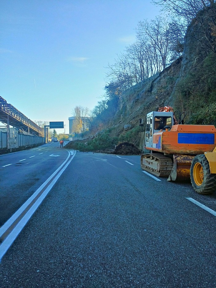 Frana dietro al Molo 8.44 di Vado: a febbraio l'apertura a senso unico alternato di via Trieste Frana dietro al Molo 8.44 di Vado: a febbraio l'apertura a senso unico alternato di via Trieste