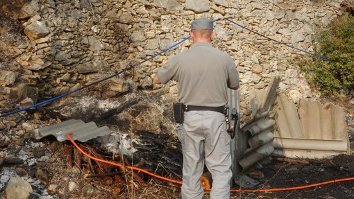 Sotto controllo l'incendio al Trabocchetto, ora si procede con la bonifica Sotto controllo l'incendio al Trabocchetto, ora si procede con la bonifica