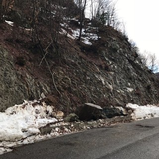 Tre frane in un'ora, interventi dei vigili del fuoco in corso a causa del maltempo