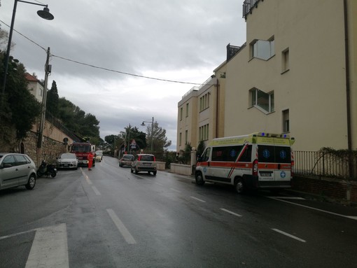 Alassio, puzza di gas in via Giancardi: scatta l'allarme Alassio, puzza di gas in via Giancardi: scatta l'allarme