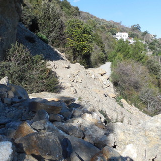 Frana sulla storica via Julia Augusta, Castellazzi: "Gli antichi romani più efficaci e attivi dei liguri moderni? Deve essere rimossa al più presto"