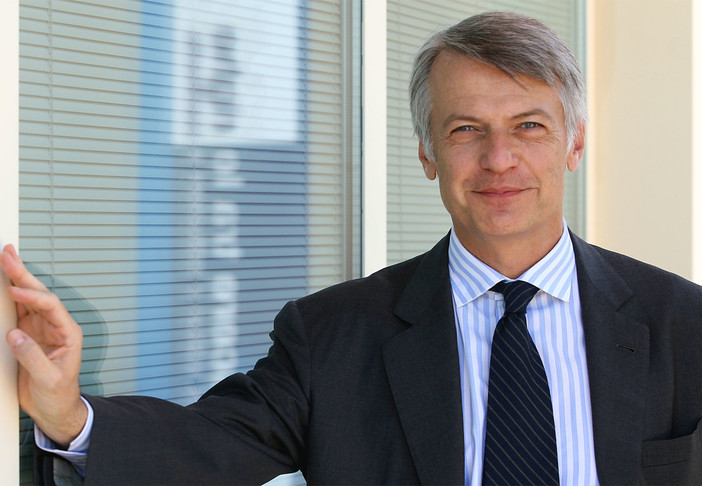 Ferruccio De Bortoli ospite di "Sguardi laterali" ad Andora Ferruccio De Bortoli ospite di "Sguardi laterali" ad Andora