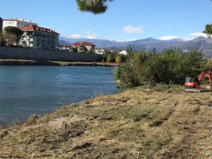 Albenga, 50 mila euro per la messa in sicurezza del fiume Centa Albenga, 50 mila euro per la messa in sicurezza del fiume Centa