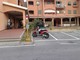 Fermate dell'autobus al limite dell'essenziale, a Calvisio solo un palo segnala lo stop TPL Fermate dell'autobus al limite dell'essenziale, a Calvisio solo un palo segnala lo stop TPL