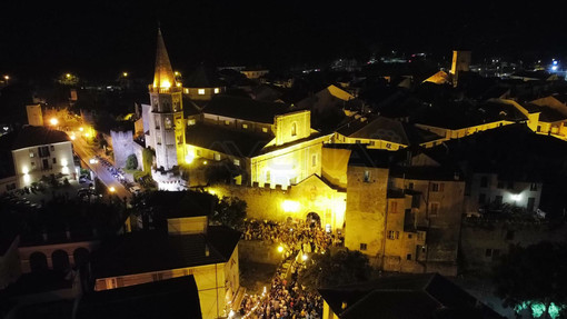 Finalborgo, 40enne aggredito e rapinato nella notte da un gruppo di giovani
