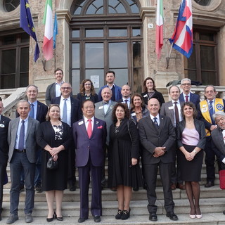 Il PIP Yamada e le autorità lionistiche del Distretto 108 Ia3, in posa con il sindaco di Bra e i colleghi di giunta, oltre ad alcune fasi della giornata