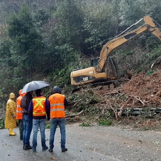 Frana sul Cadibona, proseguono i lavori di messa in sicurezza. Nel pomeriggio previste novità sulla riapertura della strada