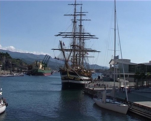 Compie 90 anni la Amerigo Vespucci: nel 2009 l'ultima volta in porto a Savona Compie 90 anni la Amerigo Vespucci: nel 2009 l'ultima volta in porto a Savona
