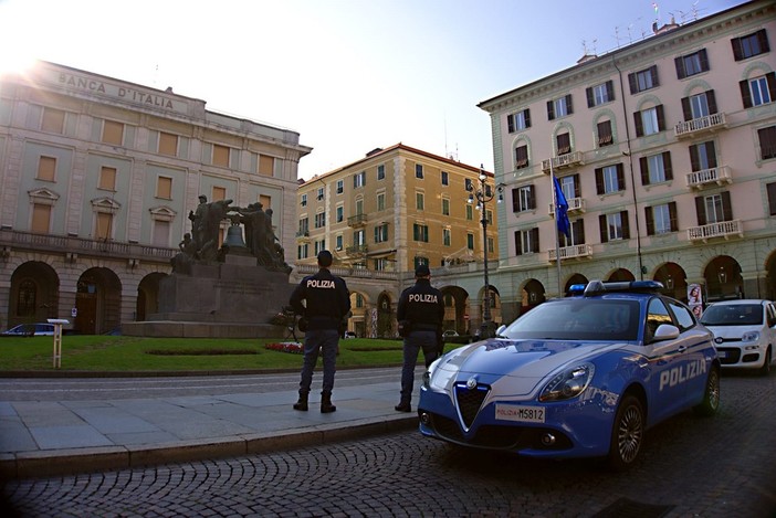 Savona, controlli potenziati nella settimana di Natale: cinque arresti, di cui tre per spaccio di droga Savona, controlli potenziati nella settimana di Natale: cinque arresti, di cui tre per spaccio di droga