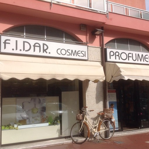 Albenga, chiuderà dopo quasi 45 anni Fidar Cosmesi. Assessore Vannucci: "Un vero e proprio punto di riferimento" Albenga, chiuderà dopo quasi 45 anni Fidar Cosmesi. Assessore Vannucci: "Un vero e proprio punto di riferimento"