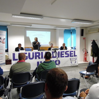La Confcommercio sostiene gli autotrasportatori, oggi un convegno sulle novità del settore. Bertino: "Importante componente del Pil del ponente ligure"