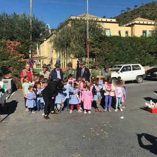 Cisano, festa del nonno con i bambini delle scuole (FOTO)
