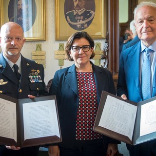 Ministero della Difesa e Piaggio Aerospace siglano due contratti per 167 milioni di euro Ministero della Difesa e Piaggio Aerospace siglano due contratti per 167 milioni di euro