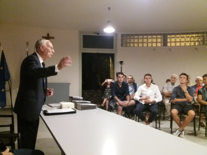 Borgio Verezzi: una cerimonia dedicata ai giovani "maturati e laureati"