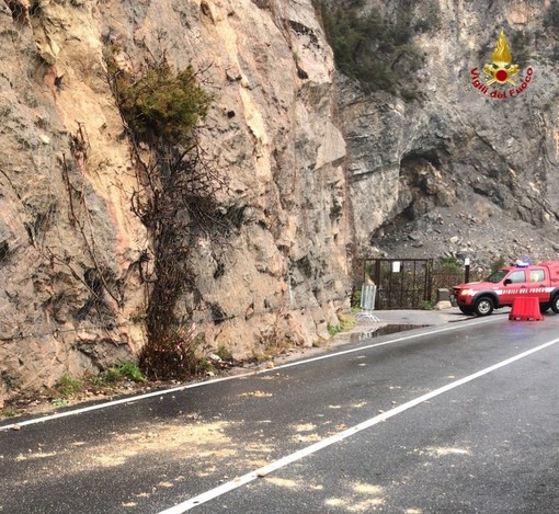 Frana al Malpasso, strada chiusa fino al nuovo sopralluogo di lunedì 11 marzo Frana al Malpasso, strada chiusa fino al nuovo sopralluogo di lunedì 11 marzo