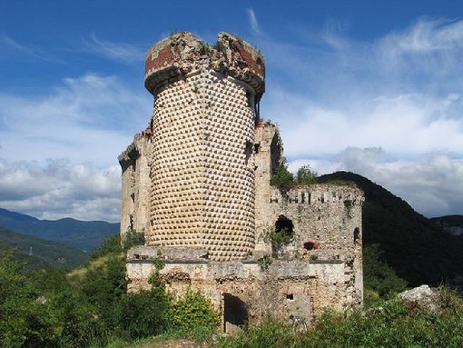 Finale Ligure: Castel Govone a Pasqua visita guidata gratuita