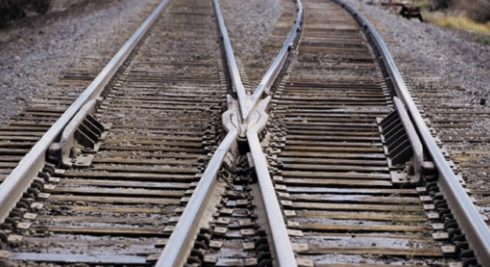 Spostamento ferrovia a monte, comitati e associazioni attaccano: "Progetto deleterio"