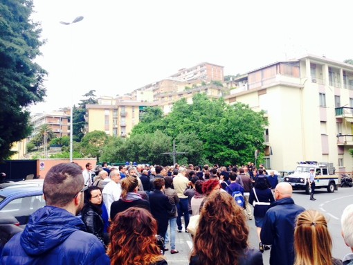 Savona, l'ultimo saluto a Daniele Falzone: "Lo ricorderemo sempre per il suo impegno e la sua generosità verso gli altri" Savona, l'ultimo saluto a Daniele Falzone: "Lo ricorderemo sempre per il suo impegno e la sua generosità verso gli altri"