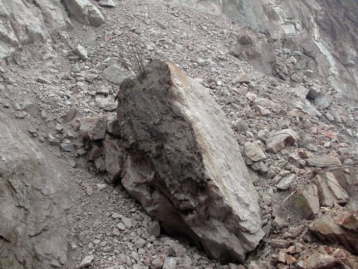 Chiusa la SS 20 del colle di Tenda e della Valle Roja in entrambi i sensi di marcia Chiusa la SS 20 del colle di Tenda e della Valle Roja in entrambi i sensi di marcia