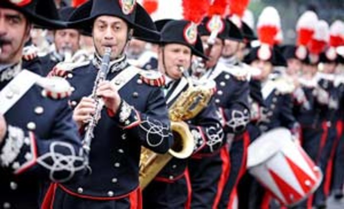 Albenga, per il centenario della Croce Bianca, concerto della Fanfara dei Carabinieri