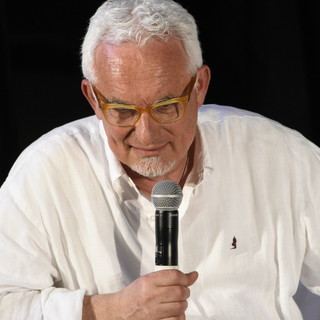 Prosegue il viaggio di Gino Rapa per divulgare i misteri della lingua italiana: Fabulé fa tappa a Caprauna