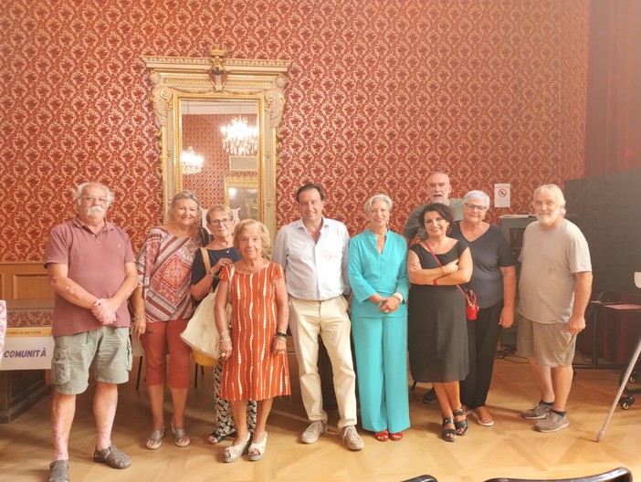 Firmati nella Sala Rossa del Comune di Savona i primi patti di collaborazione per i beni comuni Firmati nella Sala Rossa del Comune di Savona i primi patti di collaborazione per i beni comuni