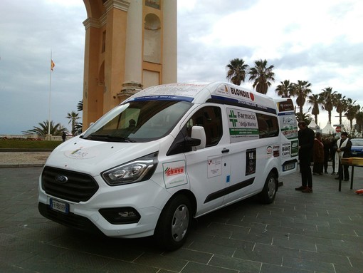 Finale Ligure presenta in piazza il minibus per il Progetto Mobilità Garantita (FOTO e VIDEO) Finale Ligure presenta in piazza il minibus per il Progetto Mobilità Garantita (FOTO e VIDEO)