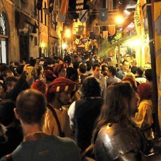 Finalborgo, l'ordinanza anti alcool per la festa medievale fa discutere: "Ok le decisioni, non le premesse"
