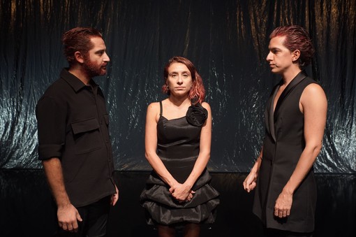 “La fabbrica degli stronzi”: Kronoteatro da Albenga a Prato con un nuovo spettacolo