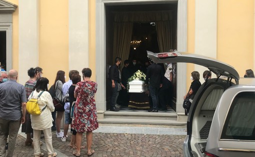 Millesimo, grande commozione per l'ultimo saluto a Giovanni Paolo Giamello (FOTO e VIDEO)