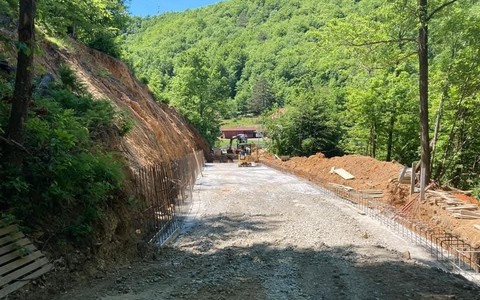 Buche stradali e protezione a valle inesistente, il sindaco di Urbe sollecita la Provincia: "Attendiamo interventi sulla Sp 53"