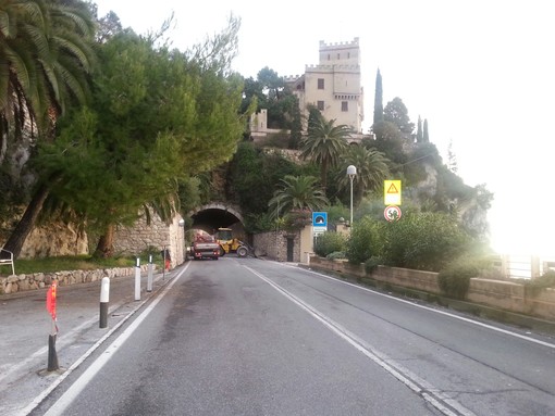 Varigotti l'Aurelia riapre in ritardo per problemi burocratici