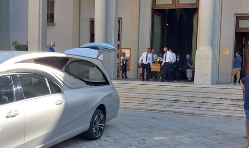 Savona, l'ultimo commosso saluto a Giorgio Rubino Savona, l'ultimo commosso saluto a Giorgio Rubino