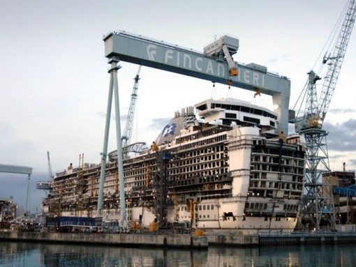 Le navi affondano a causa dell'amianto: altre condanne per Fincantieri Le navi affondano a causa dell'amianto: altre condanne per Fincantieri